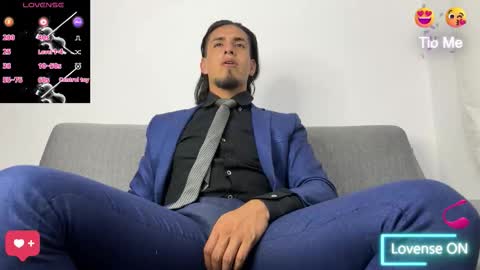 Snapshot of tom_blunt96 chatting on 10-29-25, 05:20 TOM online show from 10-29-25, 05:20