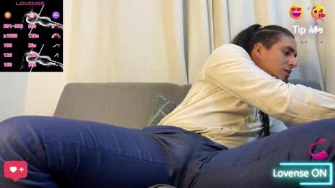 Snapshot of tom_blunt96 chatting on 11-23-25, 04:45 TOM online show from 11-23-25, 04:45