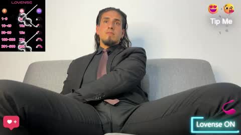 Snapshot of tom_blunt96 chatting on 11-24-25, 11:48 TOM online show from 11-24-25, 11:48