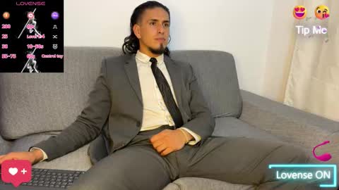 Snapshot of tom_blunt96 chatting on 11-29-25, 11:30 TOM online show from 11-29-25, 11:30