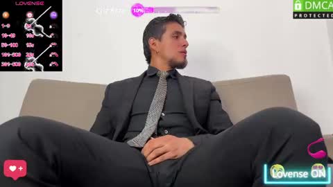 Snapshot of tom_blunt96 chatting on 06-28-26, 02:12 TOM online show from 06-28-26, 02:12