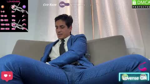 Snapshot of tom_blunt96 chatting on 07-14-26, 04:45 TOM online show from 07-14-26, 04:45
