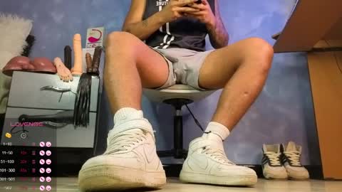 Tom online show from 04-15-26, 01:40