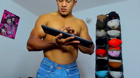 Snapshot of tom_kingfit chatting on 03-06-26, 05:48 SPORTSFIT29 online show from 03-06-26, 05:48