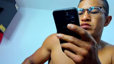 Snapshot of tom_kingfit chatting on 04-12-26, 01:10 SPORTSFIT29 online show from 04-12-26, 01:10