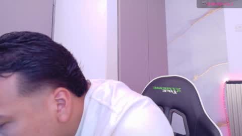 Tom muscle1 online show from 03-11-26, 12:22