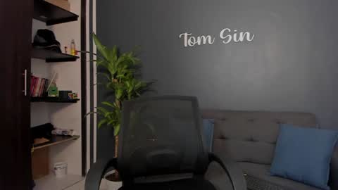 Snapshot of tom_sin_ chatting on 12-04-24, 11:46 Tom Sin online show from 12-04-24, 11:46