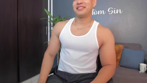 Snapshot of tom_sin_ chatting on 12-27-24, 02:54 Tom Sin online show from 12-27-24, 02:54