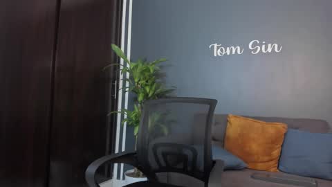 Snapshot of tom_sin_ chatting on 12-31-24, 06:57 Tom Sin online show from 12-31-24, 06:57