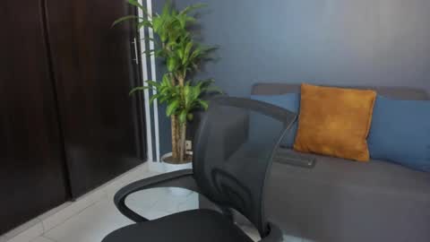 Snapshot of tom_sin_ chatting on 01-17-25, 09:50 Tom Sin online show from 01-17-25, 09:50