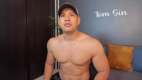 Snapshot of tom_sin_ chatting on 01-18-25, 12:57 Tom Sin online show from 01-18-25, 12:57