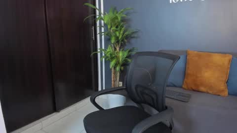 Snapshot of tom_sin_ chatting on 01-18-25, 03:59 Tom Sin online show from 01-18-25, 03:59