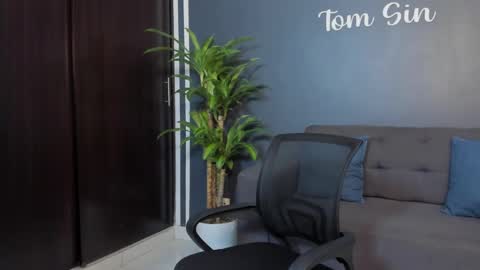 Snapshot of tom_sin_ chatting on 03-03-25, 08:54 Tom Sin online show from 03-03-25, 08:54