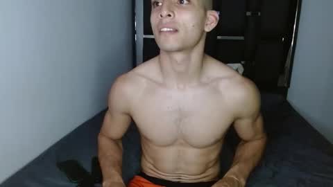 tomaz_18 online show from 03-12-26, 06:03