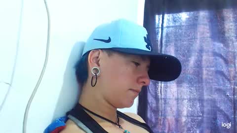 Snapshot of tomboyblue chatting on 12-21-24, 03:31 Blue online show from 12-21-24, 03:31