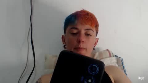 Snapshot of tomboyblue chatting on 01-07-25, 05:42 Blue online show from 01-07-25, 05:42