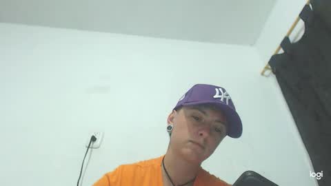 Snapshot of tomboyblue chatting on 01-09-25, 11:02 Blue online show from 01-09-25, 11:02