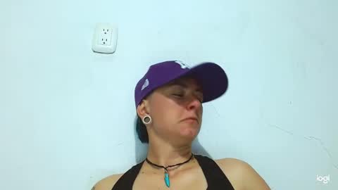 Snapshot of tomboyblue chatting on 01-19-25, 11:00 Blue online show from 01-19-25, 11:00