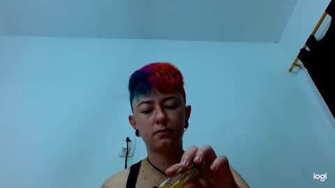 Snapshot of tomboyblue chatting on 02-05-25, 12:38 Blue online show from 02-05-25, 12:38