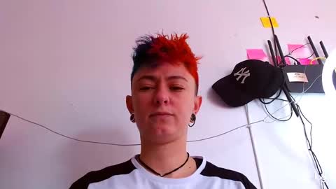 Snapshot of tomboyblue chatting on 02-06-25, 05:09 Blue online show from 02-06-25, 05:09