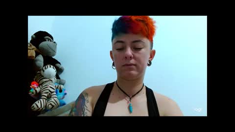 Snapshot of tomboyblue chatting on 02-09-25, 06:11 Blue online show from 02-09-25, 06:11