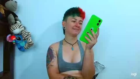 Snapshot of tomboyblue chatting on 02-19-25, 02:55 Blue online show from 02-19-25, 02:55