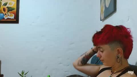 Snapshot of tomboyblue chatting on 02-25-25, 09:35 Blue online show from 02-25-25, 09:35