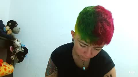 Snapshot of tomboyblue chatting on 03-08-25, 12:20 Blue online show from 03-08-25, 12:20