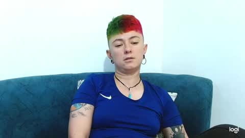 Snapshot of tomboyblue chatting on 03-12-25, 05:38 Blue online show from 03-12-25, 05:38