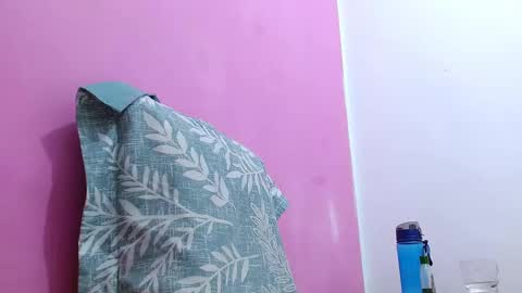 Snapshot of tomboyblue chatting on 10-06-25, 11:02 Blue online show from 10-06-25, 11:02