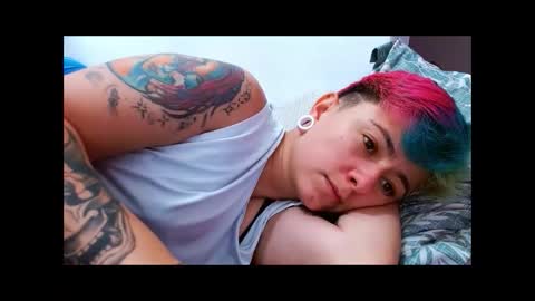 Snapshot of tomboyblue chatting on 10-24-25, 04:58 Blue online show from 10-24-25, 04:58