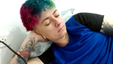 Snapshot of tomboyblue chatting on 10-31-25, 05:25 Blue online show from 10-31-25, 05:25