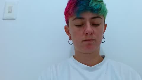 Snapshot of tomboyblue chatting on 11-11-25, 02:22 Blue online show from 11-11-25, 02:22