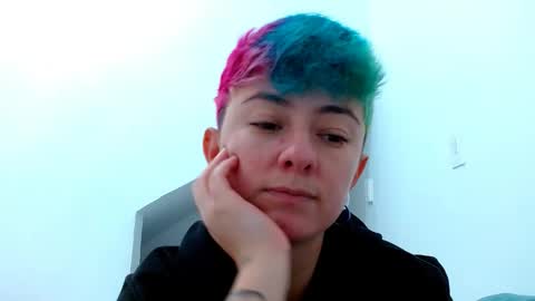 Snapshot of tomboyblue chatting on 11-12-25, 02:39 Blue online show from 11-12-25, 02:39