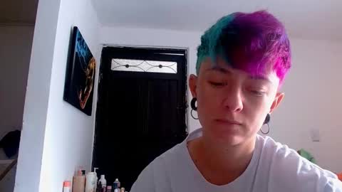 Snapshot of tomboyblue chatting on 05-19-26, 06:25 Blue online show from 05-19-26, 06:25