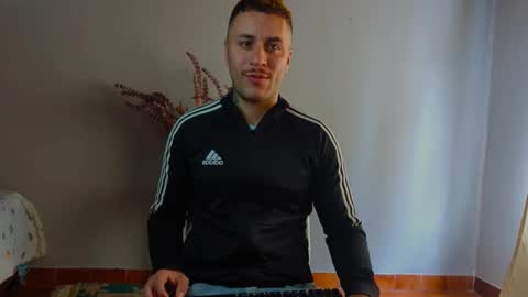 Snapshot of tomdavisxl chatting on 10-09-25, 04:16 tomDavisXl online show from 10-09-25, 04:16