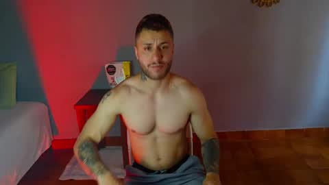 Snapshot of tomdavisxl chatting on 10-20-25, 09:59 tomDavisXl online show from 10-20-25, 09:59