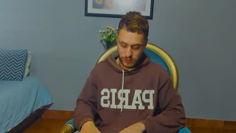 Snapshot of tomdavisxl chatting on 11-12-25, 12:44 tomDavisXl online show from 11-12-25, 12:44