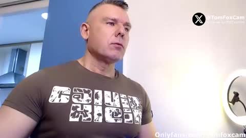 Snapshot of tomfoxcam chatting on 01-07-26, 05:54 Tom Fox online show from 01-07-26, 05:54