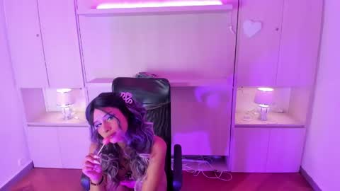 Snapshot of tomiedark_ chatting on 04-17-26, 04:04 KAELANI online show from 04-17-26, 04:04
