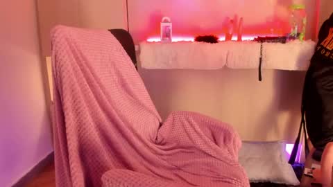 Snapshot of tomiedark_ chatting on 05-10-26, 04:12 KAELANI online show from 05-10-26, 04:12