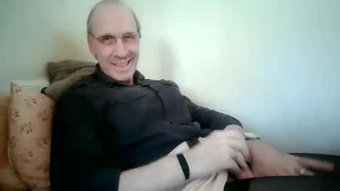 tomislav321 online show from 04-17-26, 03:59