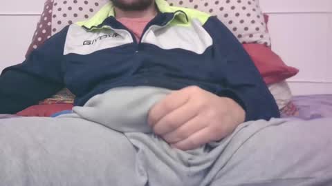 Snapshot of tommaso9046 chatting on 01-07-25, 06:03 tommaso9046 online show from 01-07-25, 06:03