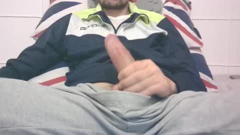 Snapshot of tommaso9046 chatting on 02-02-25, 03:39 tommaso9046 online show from 02-02-25, 03:39