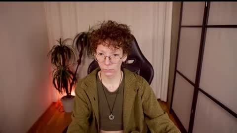 Snapshot of tommiehi chatting on 02-12-25, 05:37 Tommie online show from 02-12-25, 05:37