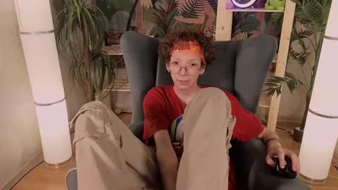 Snapshot of tommiehi chatting on 03-08-25, 11:48 Tommie online show from 03-08-25, 11:48