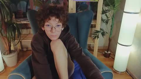 Snapshot of tommiehi chatting on 03-12-25, 11:42 Tommie online show from 03-12-25, 11:42