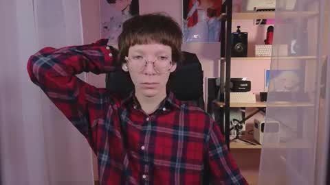 Snapshot of tommiehi chatting on 10-05-25, 12:36 Tommie online show from 10-05-25, 12:36