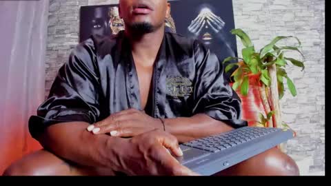 Snapshot of tommike388 chatting on 01-20-25, 12:39 Tom Mike online show from 01-20-25, 12:39