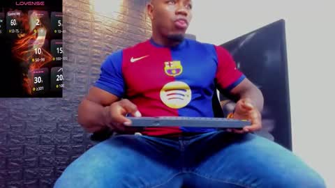 Snapshot of tommike388 chatting on 02-23-26, 01:14 Tom Mike online show from 02-23-26, 01:14